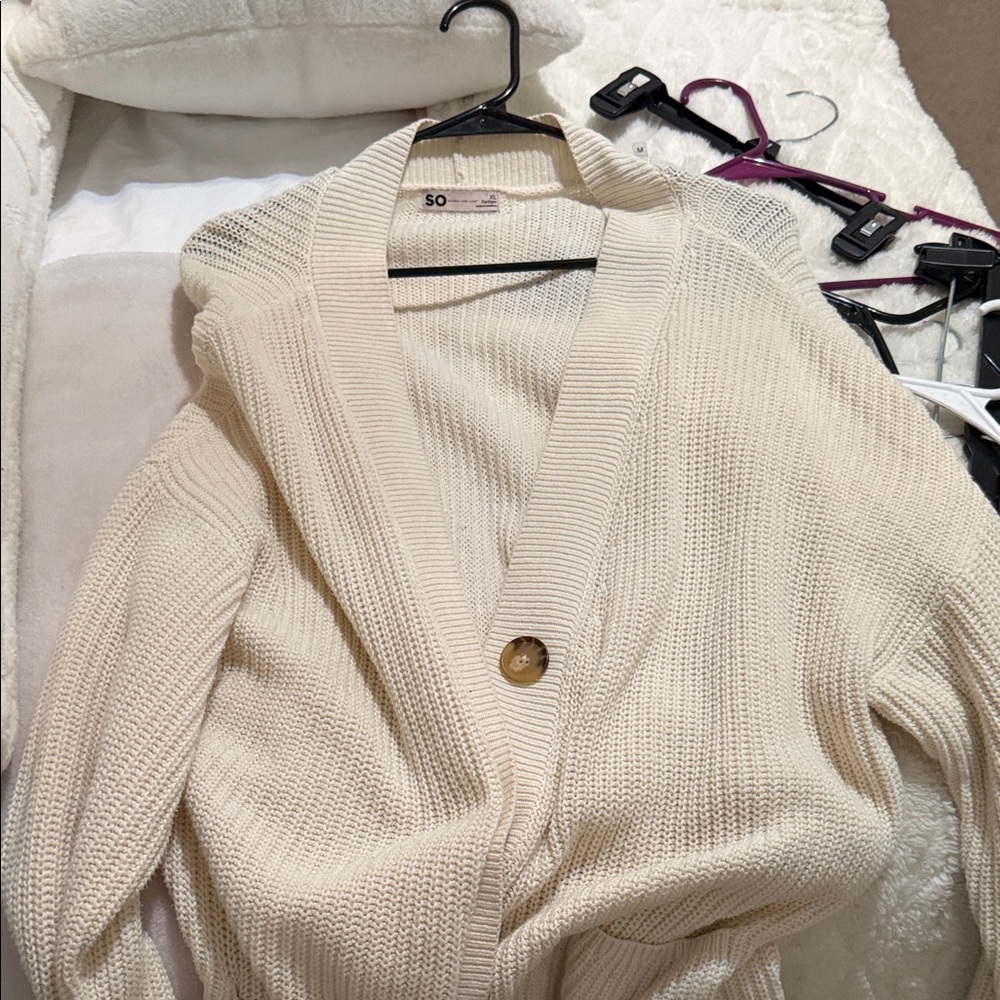 SO Cream Button-Front Cardigan